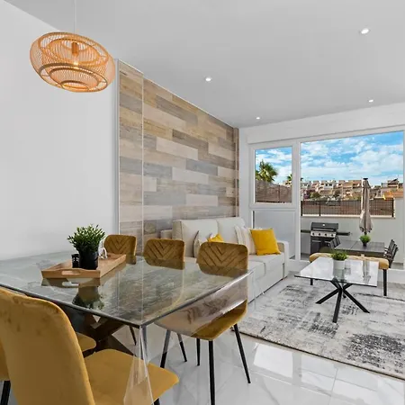 La Buena Vida Apartment *